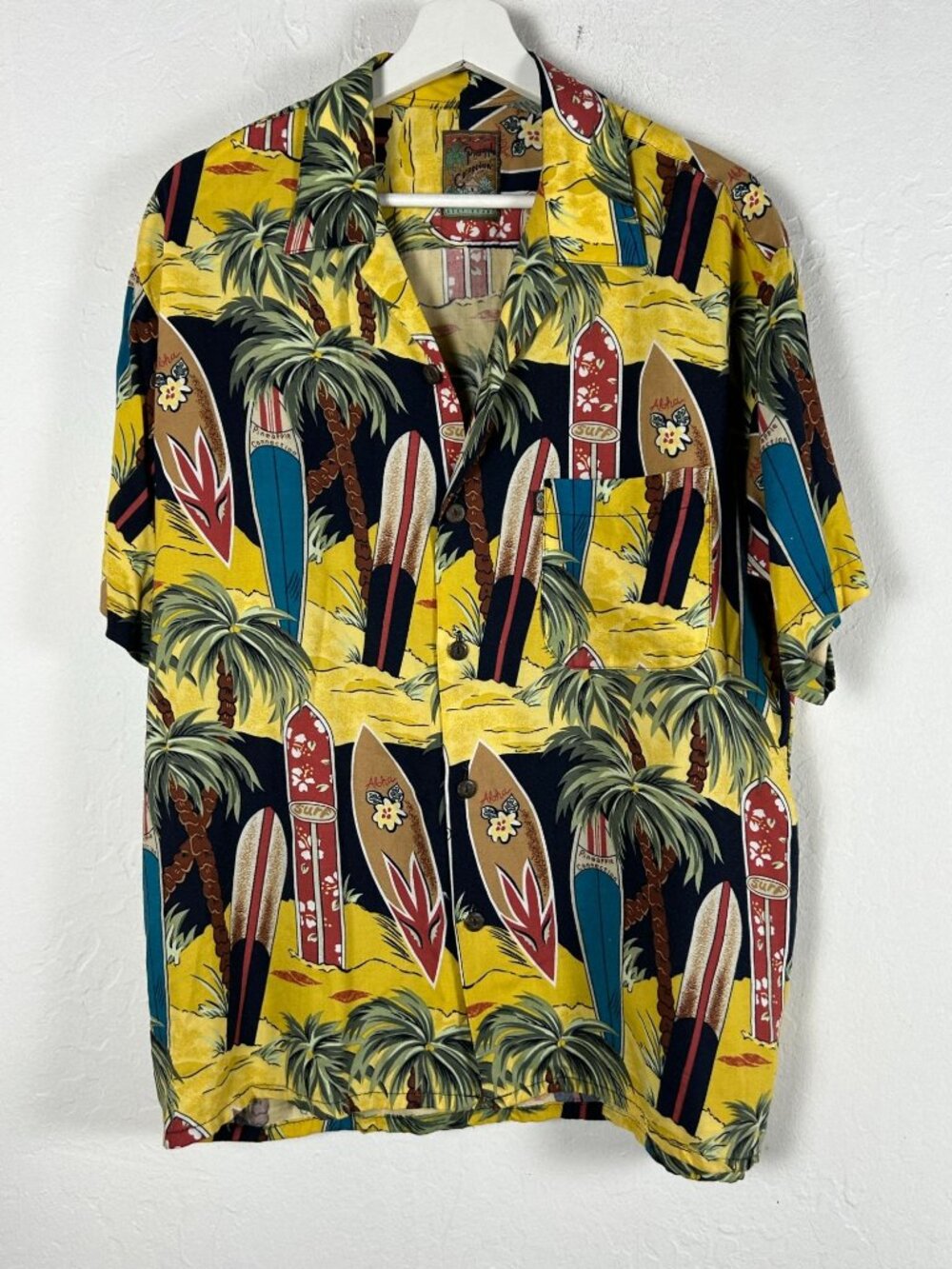 Pineapple Connection Men’s Hawaiian Shirt Medium Surfboard Print Button-Up Multi